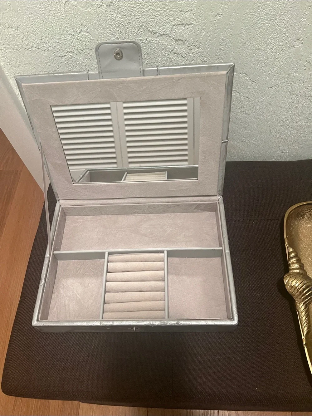 #2011** Vintage Hand Painted Light Gray Jewelry Organizer Box with Mirror - Picture 1 of 15
